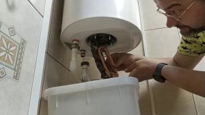 Обслуживание бойлера впервые за много лет. Накипь...