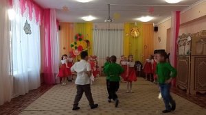 Танец " В роще пел соловушка"