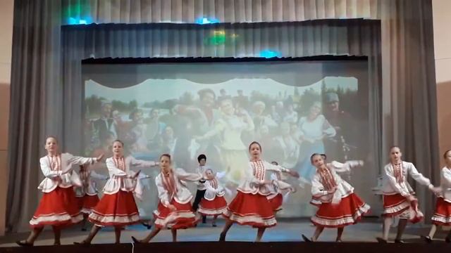 Образцовый хореографический ансамбль "Улыбка" средняя группа - Казачий танец смотреть онлайн