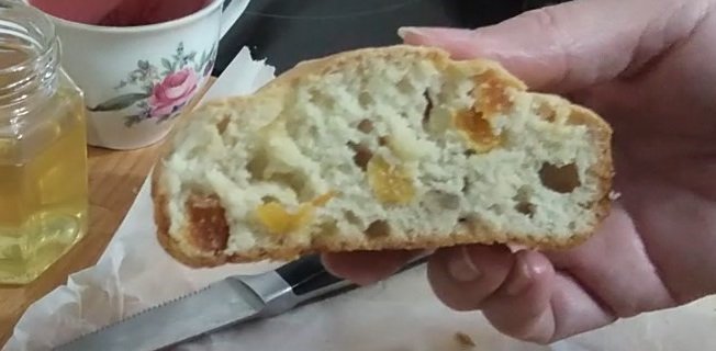 Вкусная Зерновая булочка с курагой и семенами. Готовим без дрожжей.mp4 смотреть онлайн