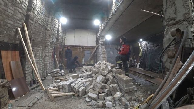 Снос кирпичной стены 1960 года(2) смотреть онлайн