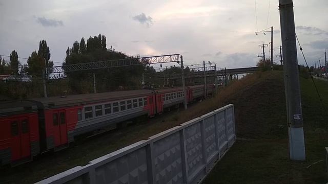 Проезд ЭД9М-0105 с сообщением Тарханы-Анисовка близ станции Трофимовский-1 смотреть онлайн