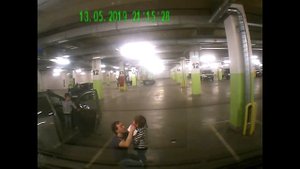 Ребенок упал на парковке