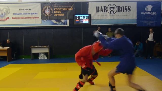 Силенко Никита 1 бой до 74 кг, чемпионат по Боевому Самбо смотреть онлайн