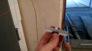 Как выставить маяки для стяжки. Монтаж маяков.