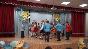 Танец 3 "Б" класса - "Калинка-малинка".