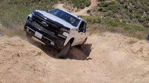 CHEVY SILVERADO TRAIL BOSS OFFROAD 4X4 TEST!