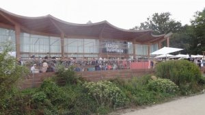 Франция. Париж. Удивительный цветочный парк- один из парков Ботанического сада.