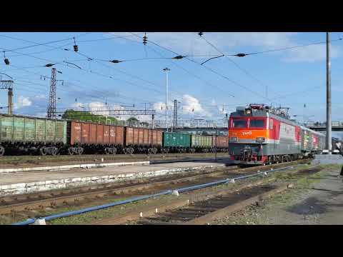 ЭП1-221 "Поезд Победы" и 2ТЭ10М-К-0211 смотреть онлайн