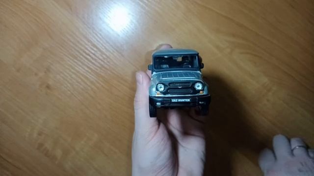 Уаз Хантер. Обзор масштабной модели.mp4 смотреть онлайн