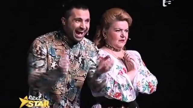 Emily Moskalenko, număr spectaculos de acrobație la bară смотреть онлайн