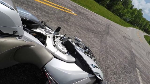 When Gremlins attack! BMW K1600 GTLE смотреть онлайн