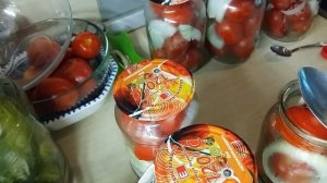 Маринованные помидоры с луком..простой рецепт