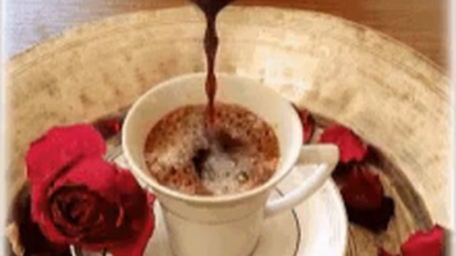 Желают хорошего дня и наливают кофе смотреть онлайн