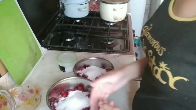 Малиновое пюре смотреть онлайн