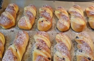 Воздушные булочки с заварным кремом и шоколадом