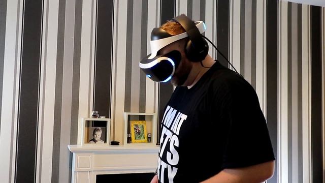Couple virtually terrified playing Until Dawn: Rush of Blood - Part 2 (PlayStation VR game play) смотреть онлайн