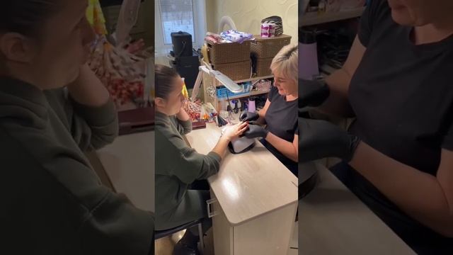 Забыла, что записалась на маникюр. смотреть онлайн