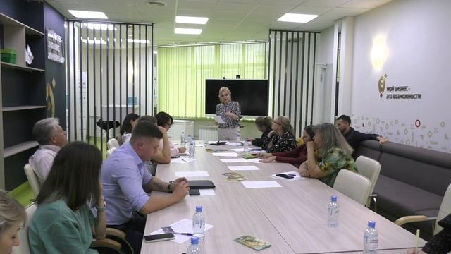 Открытый бизнес микрофон с Дмитрием Устьянцевым, спикер - Елена Хохлова (Омск, 08.09.2022)