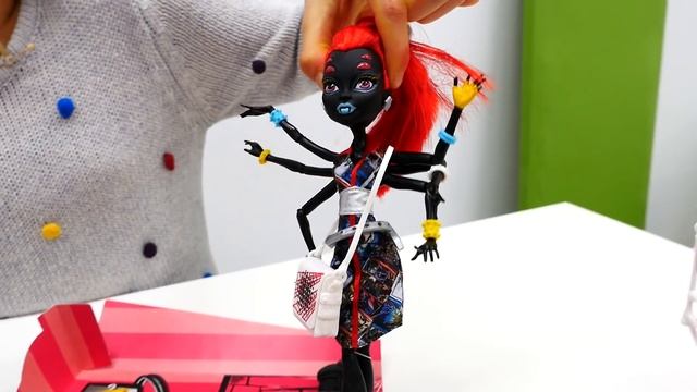 Куклы из мультфильмов. Распаковка: Вайдона Спайдер - новая ученица Монстр Хай смотреть онлайн