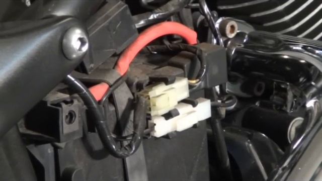 HOW TO REMOVE A MOTORCYCLE REAR FENDER смотреть онлайн