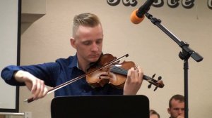 Вновь у Голгофы склоняюсь я .