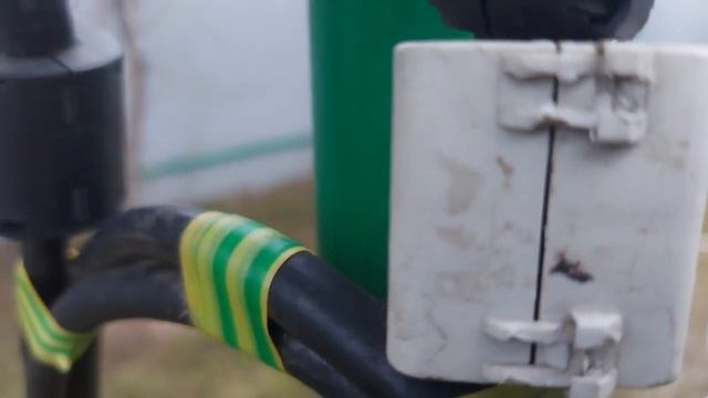 Ферритовые защёлки против наведённой атмосферной статики. смотреть онлайн