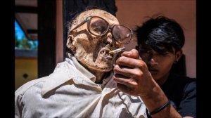 Блуждающие мертвецы:  Зачем островитяне  выкапывают трупы  своих родных