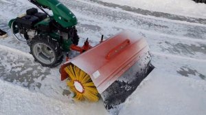 Мотоблок Caiman 320 с щеткой в парке Остров Мечты