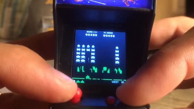 Space Invaders: Tiny Arcade Keychain by World's Smallest - Toy Review смотреть онлайн