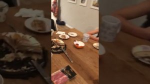 Игра в щекоталки