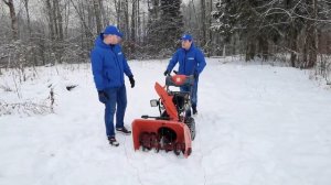 Снегоуборщик бензиновый HUSQVARNA ST 230 - обзор, запуск, тест в лесу Хускварна СТ 230