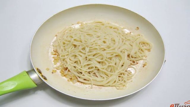 Макароны с яйцами и сыром
