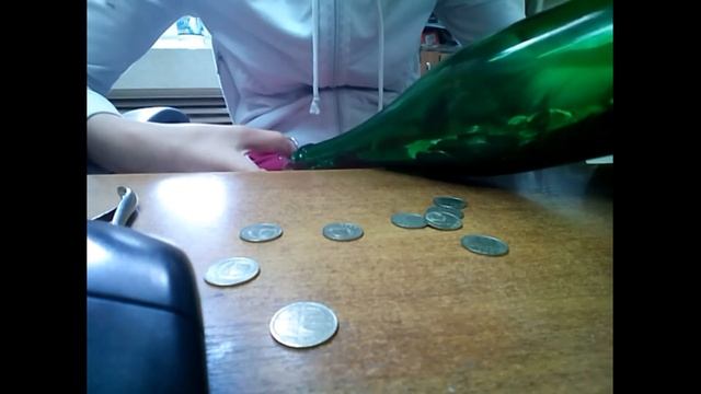 КАК ДОСТАТЬ МОНЕТЫ ИЗ БУТЫЛКИ, БАНКИ. смотреть онлайн