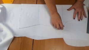 Как сшить женскую футболку без выкройки на любой размер. Простой крой сразу на ткани.mp4