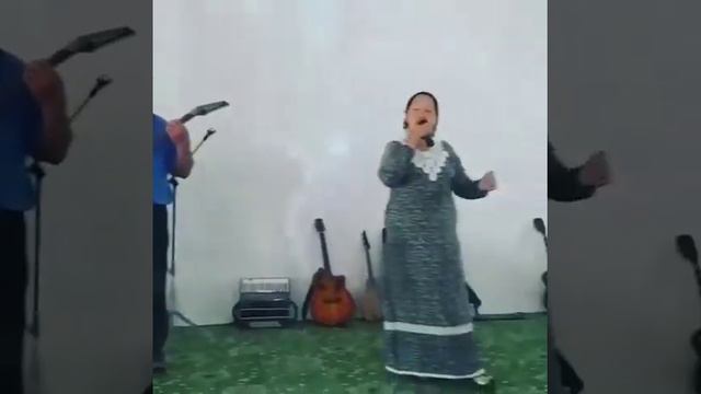 Вот это голос! Женщина рвет "Лаванду" смотреть онлайн