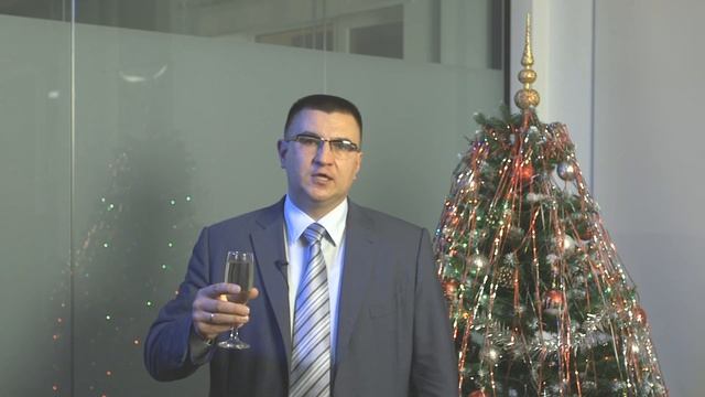 Президент МГК "Световые Технологии" Дмитрий Налогин поздравляет с Новым годом!