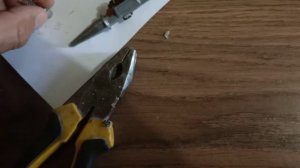 Клеевой пистолет не давится клей (стержень). Клей выходит наружу. Разборка клапана.