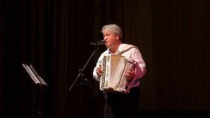 "Осень и роза" музыка Валерия Сёмина, стихи Валерия Калинкина