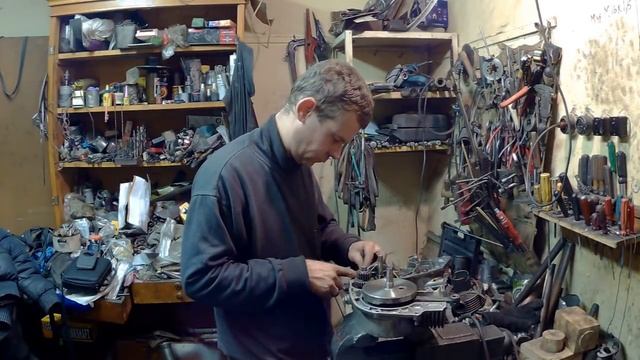 Как собрать ВОСХОД ?? #3 Регулировка КП в картере в подробностях. смотреть онлайн