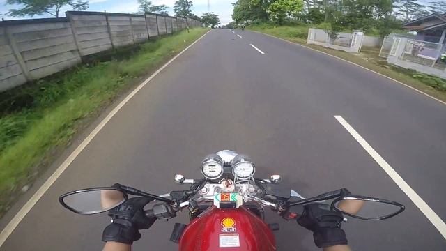 Honda X4 1.3, Yamaha R1, Honda Shadow 400 & Suzuki Bandit 400 смотреть онлайн