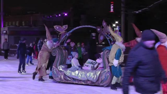 Парад елочных игрушек смотреть онлайн