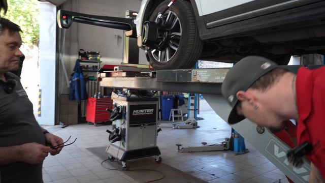 Geely Atlas Pro - Развал - схождение Hunter - 53.000 км смотреть онлайн