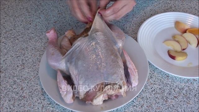 Курица в духовке с яблоками и апельсинами. смотреть онлайн