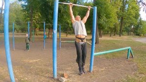 Как подтягиваться больше. Простой комплекс с отягощением