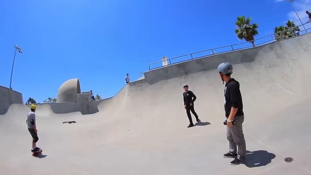 Электроборд Boosted в 5 МЕТРОВОМ пуле! смотреть онлайн