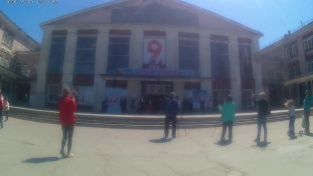 Дом культуры АТЗ. Праздник. Площадь. Машины. Движение. Стоянка. смотреть онлайн