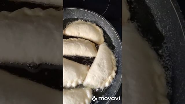 Готовлю пирожки?#пироги #пирожки #пирожкисмясом #пирожкисяйцомизелёнымлуком