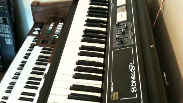 IZERA : ELECTONE D-85 + ROLAND RS-202 + YAMAHA RX-21.MOV смотреть онлайн