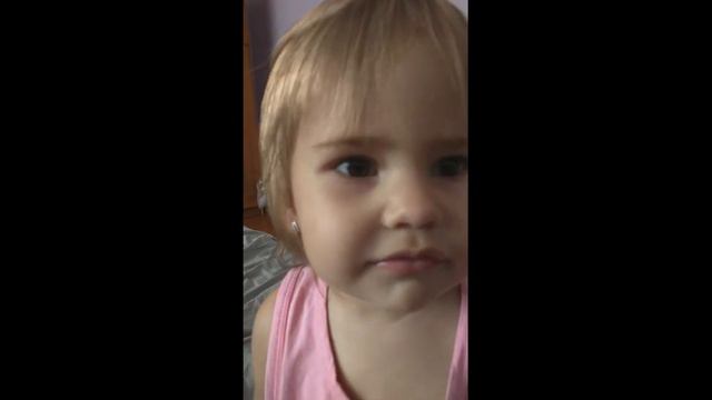 Даша ещё не умеет хорошо говорить но пытаться. смотреть онлайн